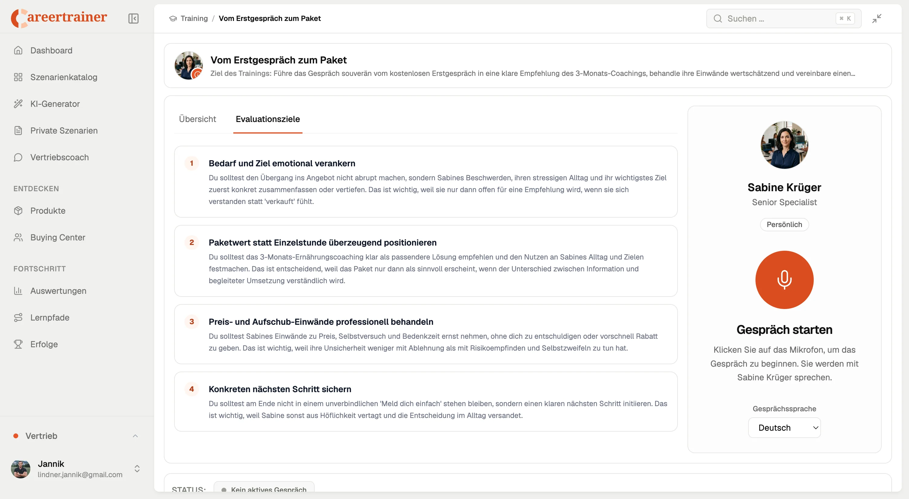 Sales-Trainingsoberfläche mit Evaluationszielen und KI-Charakter für ein Live-Audio-Gespräch